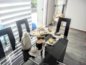 Daily continental breakfast (USD 6 per person)
