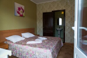 Soundproofing, iron/ironing board, rollaway beds, free WiFi