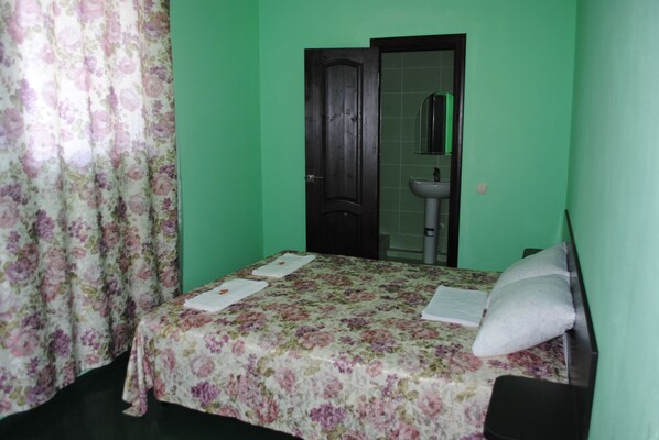 Soundproofing, iron/ironing board, rollaway beds, free WiFi