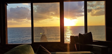 Apartment, 3 Bedrooms, Sea View | Living area