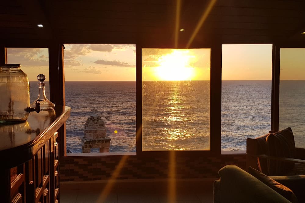 Apartment near Lady of the Sea & Phoenician Wall