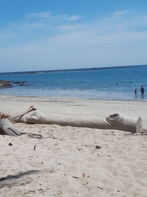 Beach nearby, white sand, beach shuttle, beach bar - Welcome to House Beach and River (Paquera)