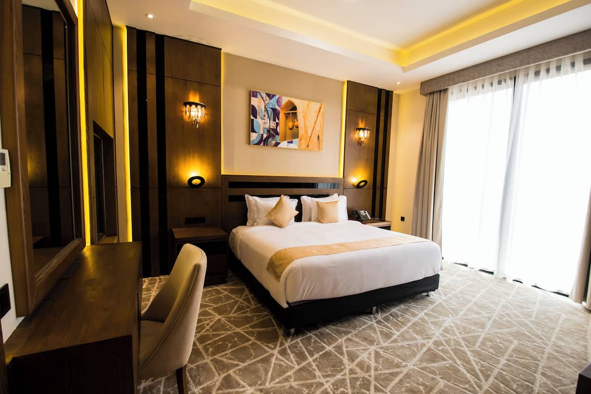 1 bedroom, in-room safe, soundproofing, free WiFi