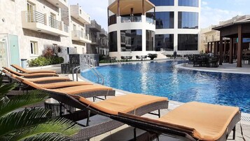 Piscina interna, piscina externa