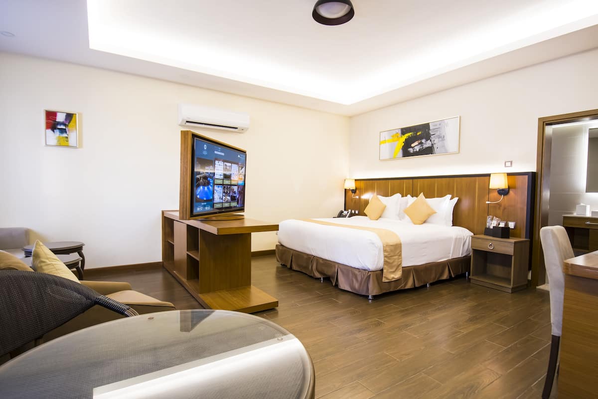 1 bedroom, in-room safe, soundproofing, free WiFi