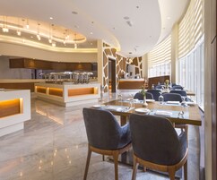 Daily to-go breakfast (OMR 8 per person)