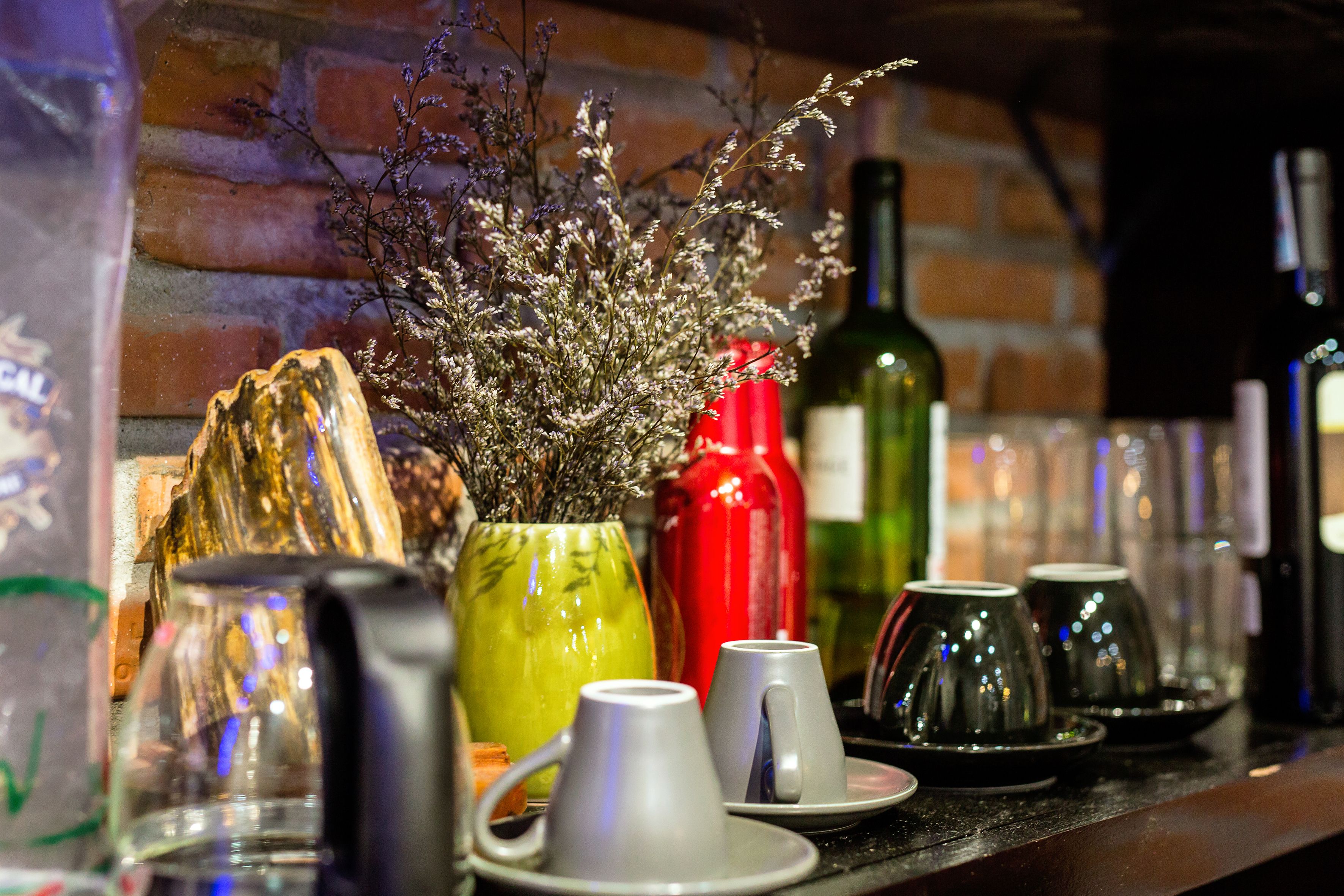 breakfast, lunch, dinner served; local and international cuisine