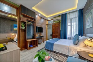 Premium bedding, pillow-top beds, minibar, in-room safe