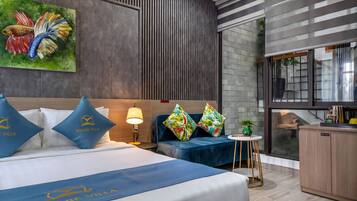 Deluxe Room | Premium bedding, pillow-top beds, minibar, in-room safe