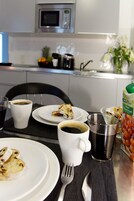 Studio (A) | In-room dining