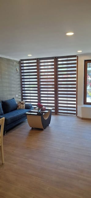 Apartment | Langsir/tirai gelap terus, seterika/papan seterika, Wi-fi percuma 
