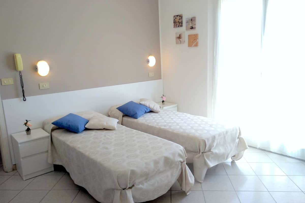 In-room safe, desk, WiFi (free), bed sheets