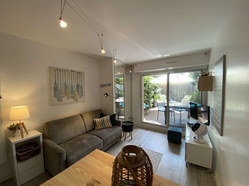 Studio cabin with beautiful terrace near the beach