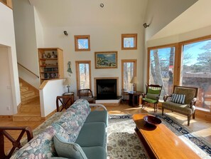TV, fireplace, DVD player - Goose Bay -   Water View  - Pet Friendly - Screened Porch, NO LINENS (Chincoteague)
