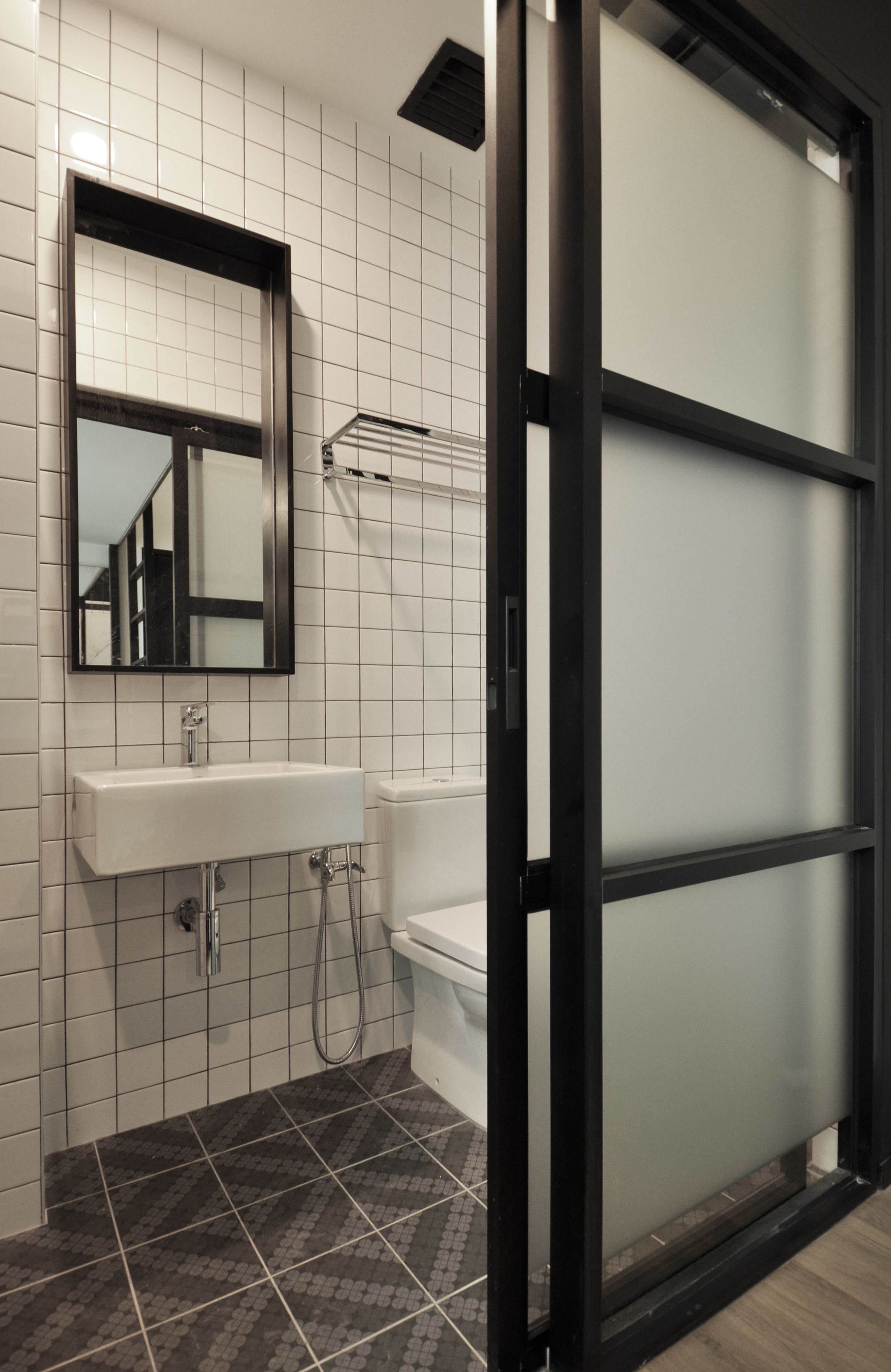 Single Room | Bathroom | Shower, rainfall showerhead, free toiletries, hair dryer