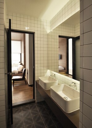 Dobbeltrom – deluxe | Vask på badet