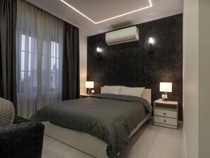 Premium bedding, memory-foam beds, in-room safe, individually decorated - Prestige Hotel Suites (Amman)