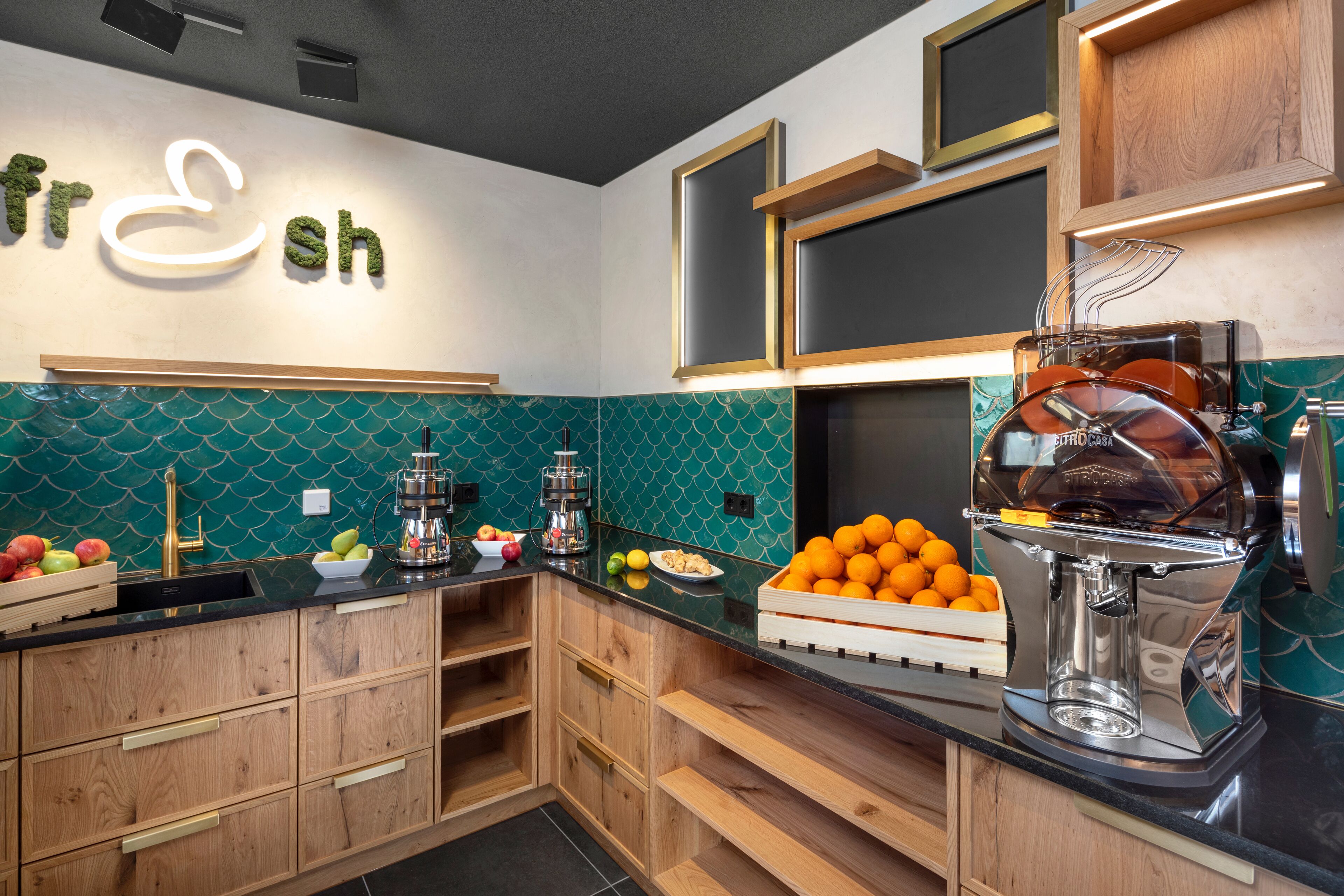 4 restaurants, breakfast, lunch, dinner served; regional cuisine