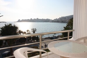 Chambre Deluxe double, 1 grand lit, vue sur la mer | Terrasse/patio