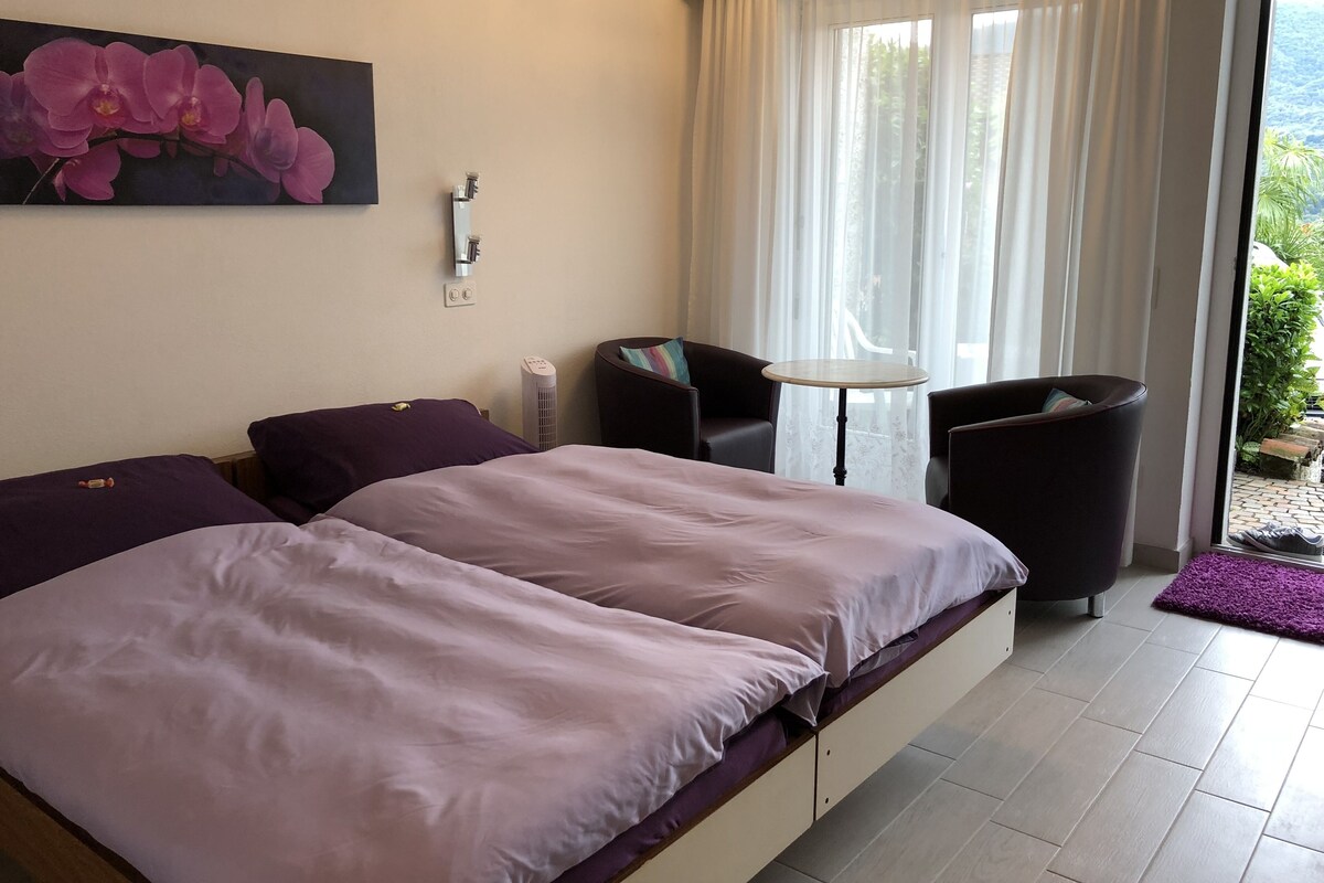 Standaard Twin kamer, bijgebouw | 1 slaapkamer, een minibar, een kluis op de kamer, gratis wifi