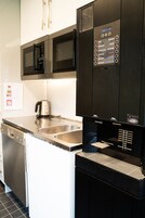 Refrigerador, microondas