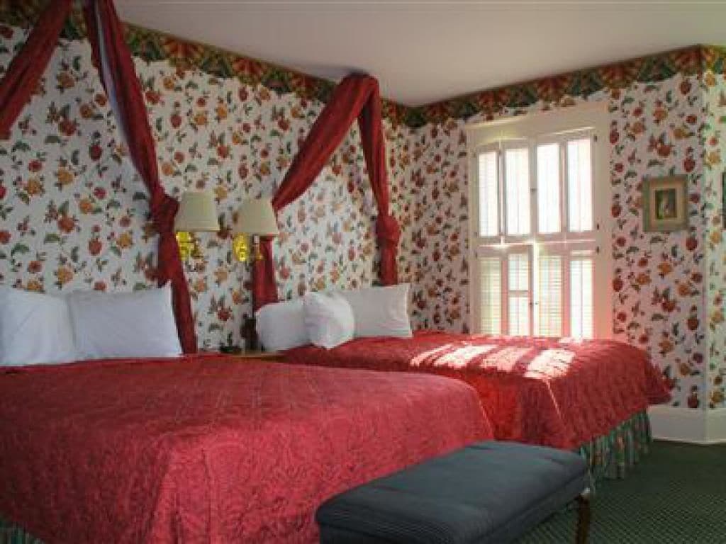 Chambre Double Premium, salle de bains attenante, vue lac (VICTORIAN FRONT VIEW)