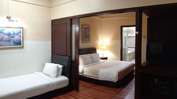 1 bedroom, in-room safe, desk, soundproofing