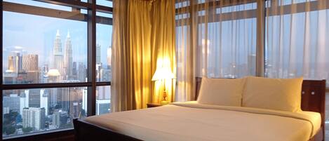 Apartment, 2 Bedrooms | 1 bedroom, in-room safe, desk, soundproofing