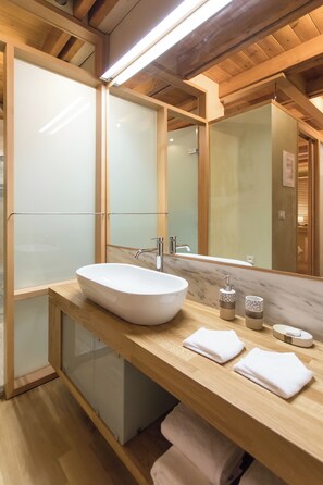 Bathroom - Polixeny's Suites (Chania)