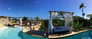 Piscine extérieure