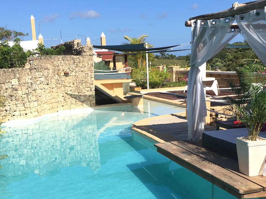 حمّام سباحة خارجي