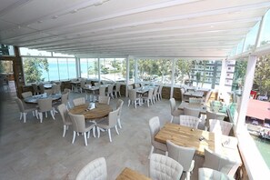 Desayuno buffet incluido todos los días