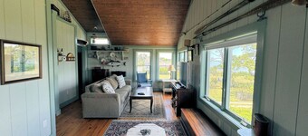 Winder Station - 3BR Waterfront home w/ walking path to Kayaking ,NO LINENS