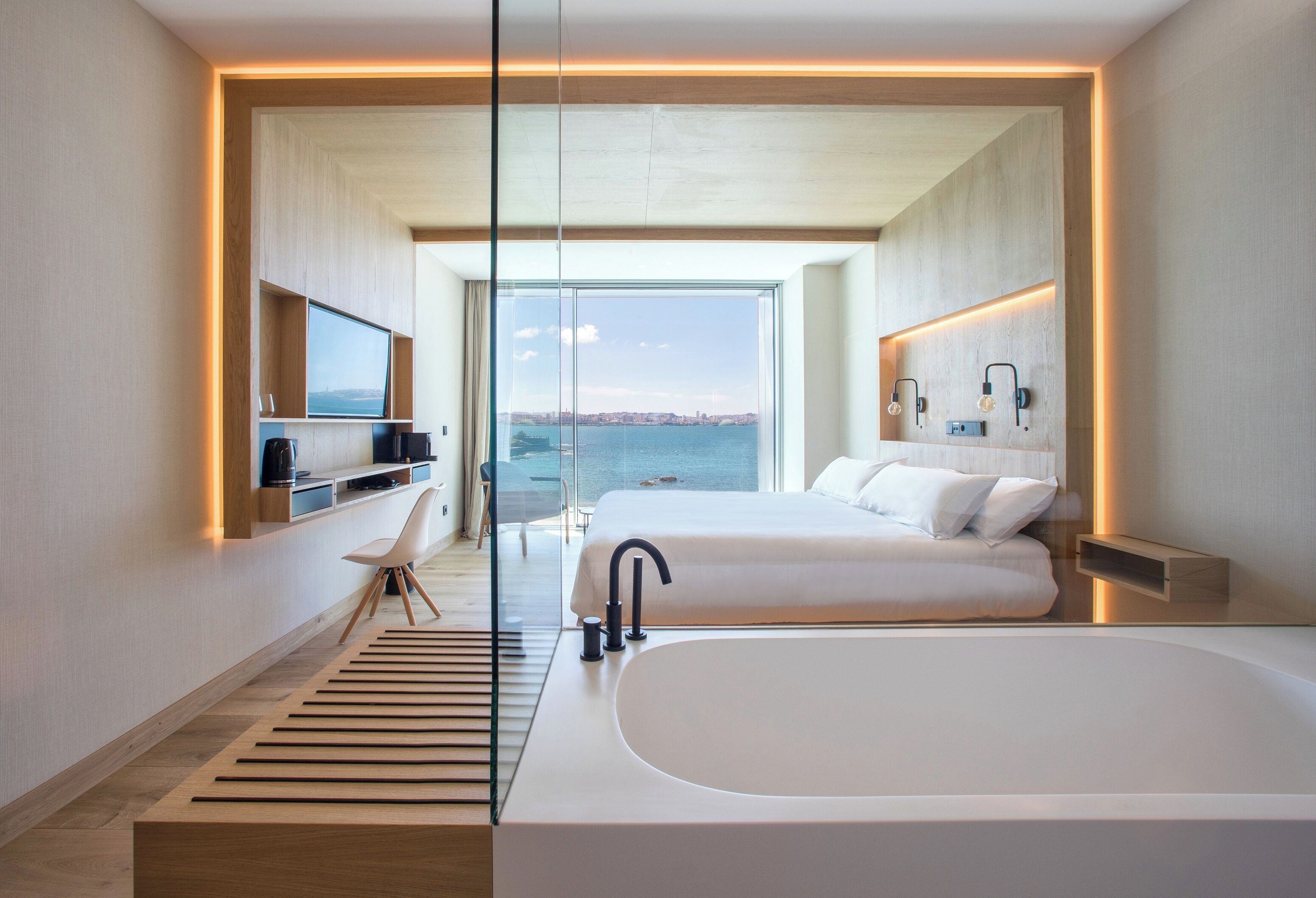 signature room | hypo-allergenic bedding, minibar, in-room safe, soundproofing