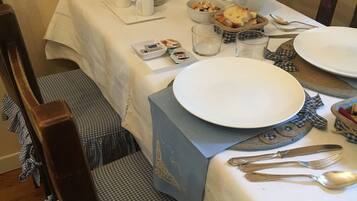 Tägliches inbegriffenes Frühstücksbuffet