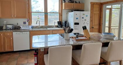 Katydid - Water Front - yhden perheen koti