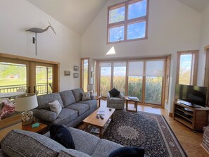 Living area - Katydid - Water Front -3BR + loft home/Waterview LINENS & TOWELS PROVIDED (Chincoteague)