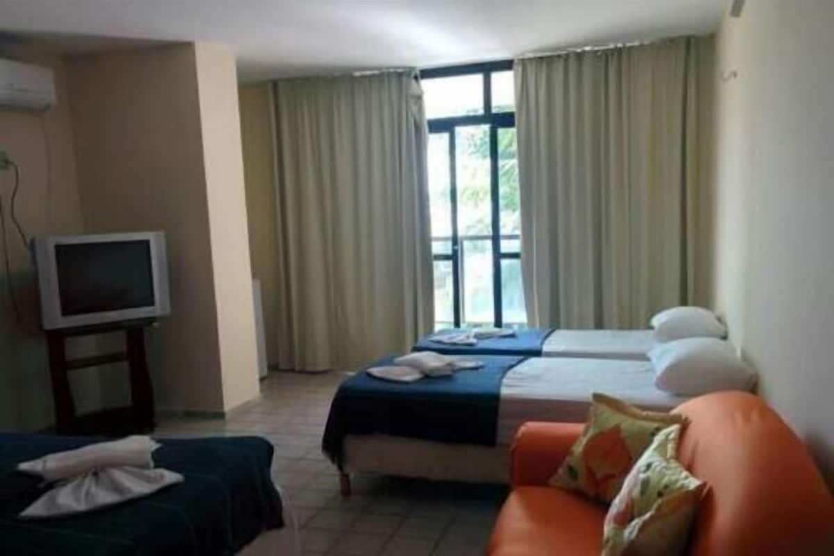 Standard Room, 1 Double Bed | WiFi (free), bed sheets
