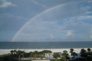 Unclassified image, 3 of 32, button