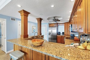 Unclassified image, 5 of 32, button