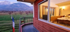 Royal Double Room, 1 King Bed, Mountain View | Balcony