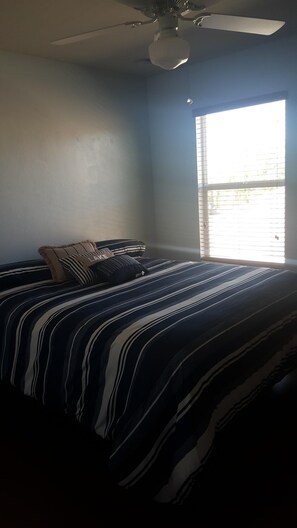 4 bedrooms, desk, iron/ironing board, free WiFi