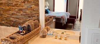 Centennial Inn Bed & Breakfast