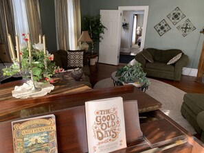 Lobby - Centennial Inn Bed & Breakfast (Conneaut)