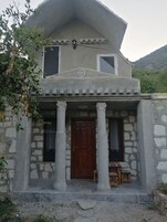 Fachada de la propiedad