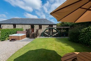 Pool - Huge converted mill, dog-friendly with two hot tubs - sleeps 16 (Newquay)