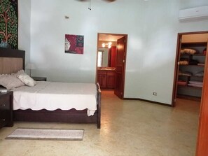 2 bedrooms, iron/ironing board, WiFi - CASA CHANTECLAIR OASIS TROPICAL (PUNTARENAS)