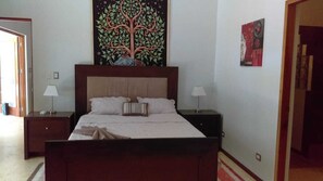 2 عدّة غرف نوم ومكواة/لوح كي وواي فاي