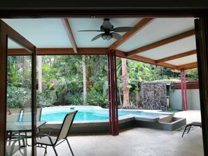 حمّام سباحة خارجي