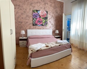 2 bedrooms, iron/ironing board, travel crib, free WiFi